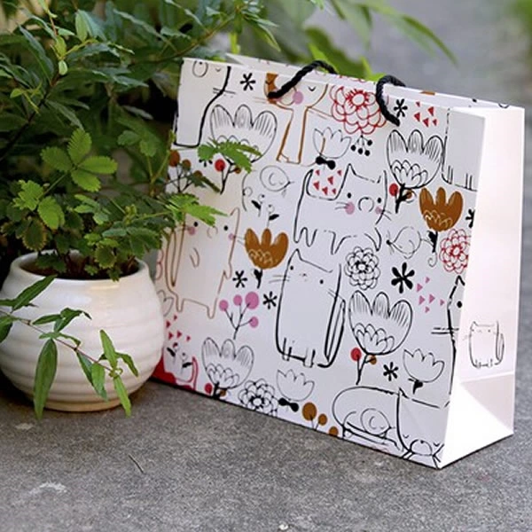 Cartoon White Large Horizontal Beautiful Cosmetics White Cardboard Paper Bag Customization