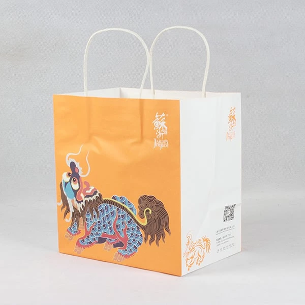 What are the characteristics of a cake box made by a cake box manufacturer?
